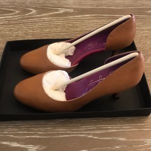 7.5 Camel leather shoes of prey heels